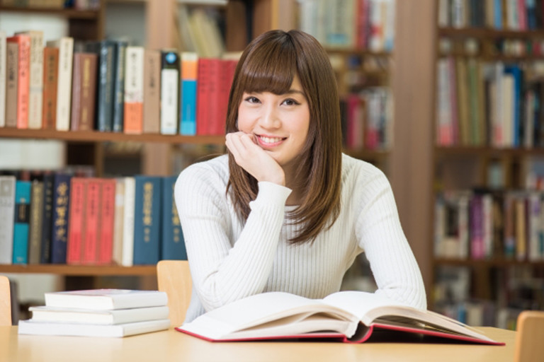女性